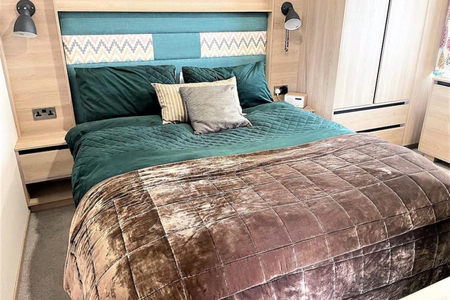 Honeysuckle Large Modern Luxury Caravan on Award Winning Rockley Park