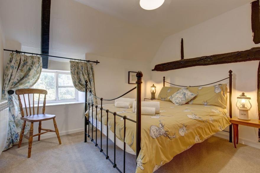 Lavender Cottage -  a self catering cottage that sleeps 4 guests  in 2 bedrooms