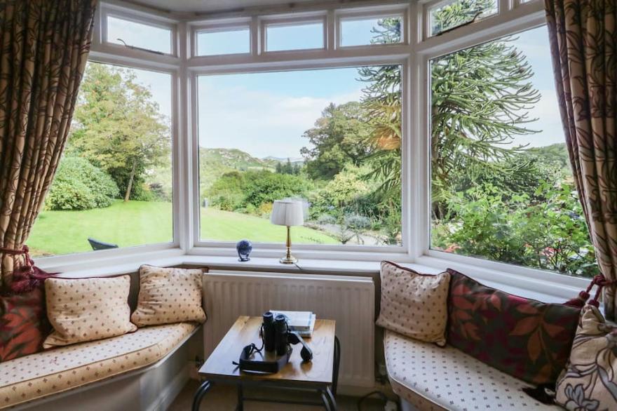 ELTERWATER PARK, pet friendly, character holiday cottage in Ambleside