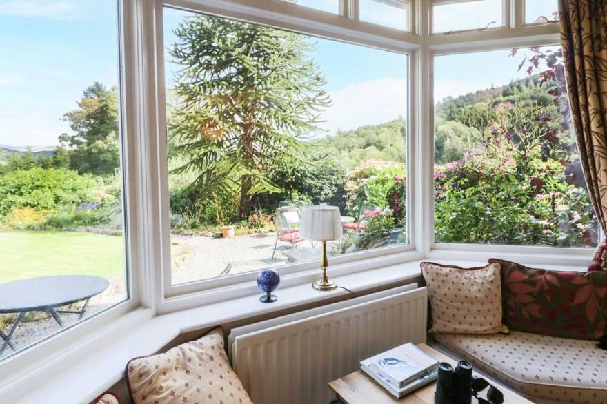 ELTERWATER PARK, pet friendly, character holiday cottage in Ambleside