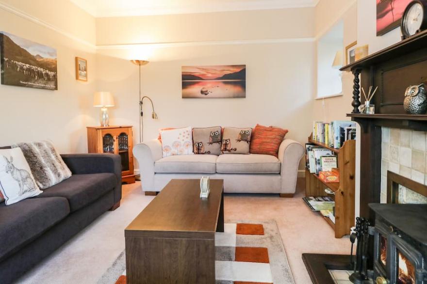 ELTERWATER PARK, pet friendly, character holiday cottage in Ambleside