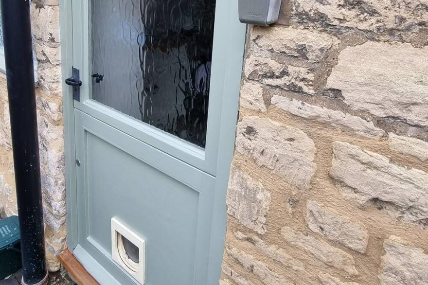 Dog Friendly Cottage In The Cotswolds, Winchcombe, Local Pubs