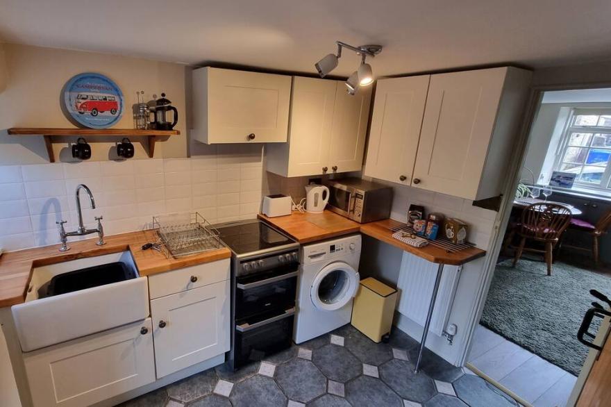 Dog Friendly Cottage In The Cotswolds, Winchcombe, Local Pubs