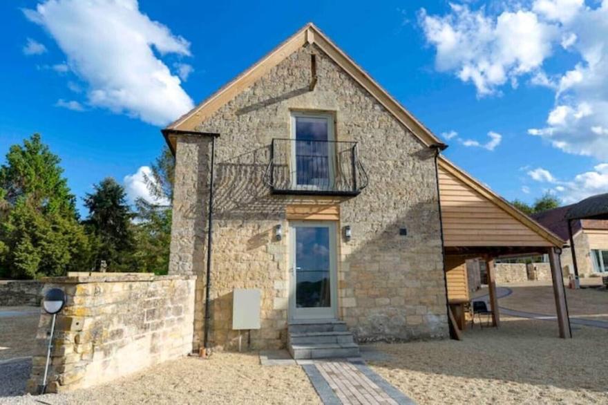 Newly Converted Stables at Stunning Cotswold Farm