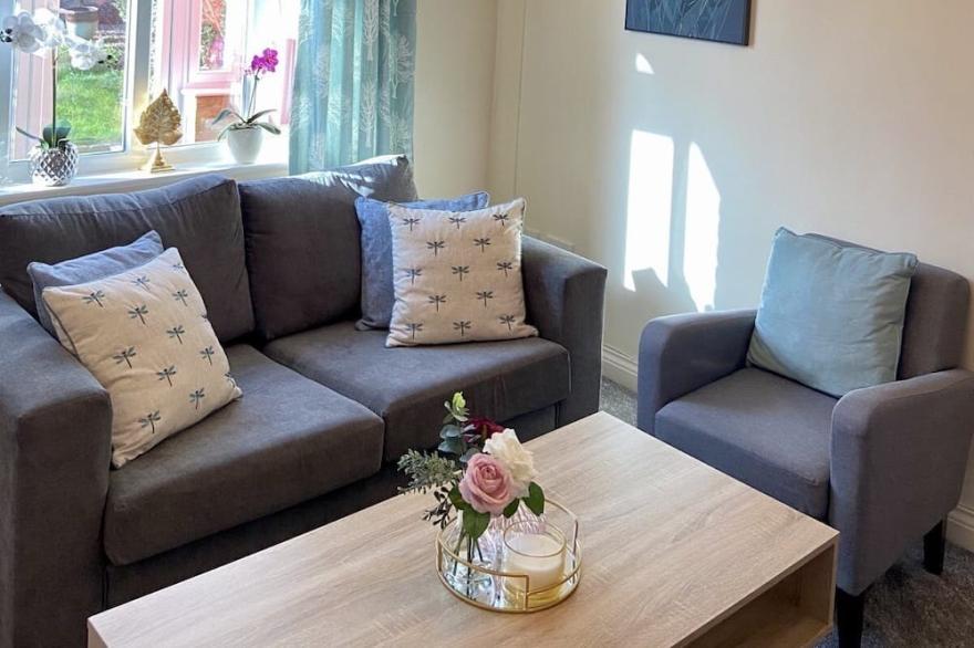 Maidstone-penenden House 3 Bedrooms-5 min Walk From Train Station