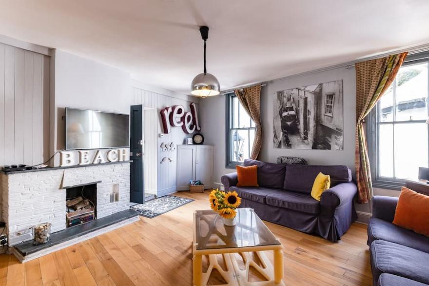 PIBBIES, pet friendly, character holiday cottage in Port Isaac