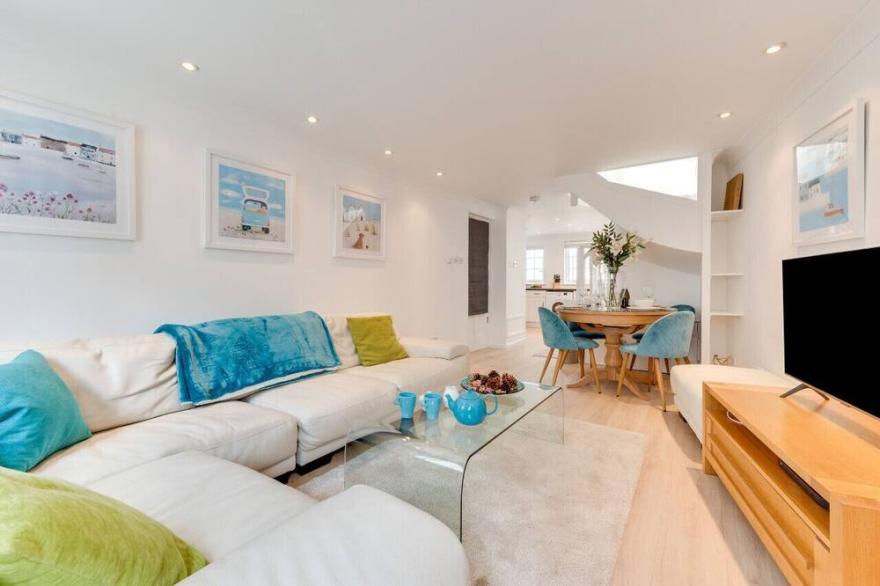The White House - Two Bedroom House, Sleeps 4