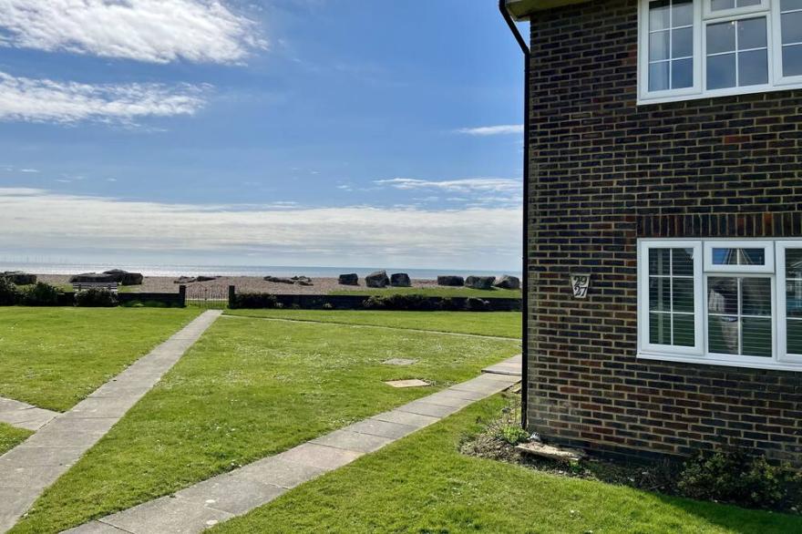 Ferring Marine by inspirestays.com - an apartment that sleeps 4 guests in 2 bedrooms