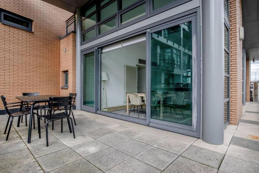 Trendy Old Street 3BR w/ Roof Terrace, nr Station, by Blueground