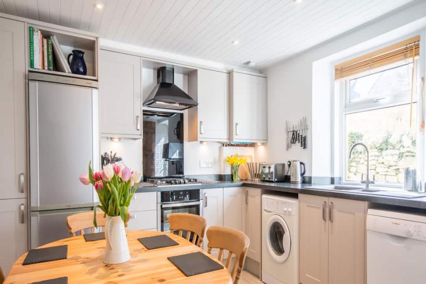 Froxfield Cottage -  3 bedroom character Purbeck stone cottage