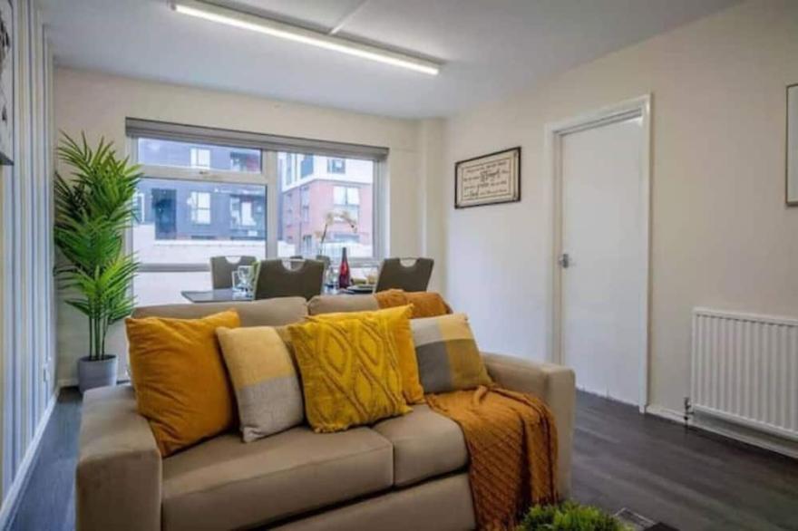Flat for 4 People With King Size Bed + Parking