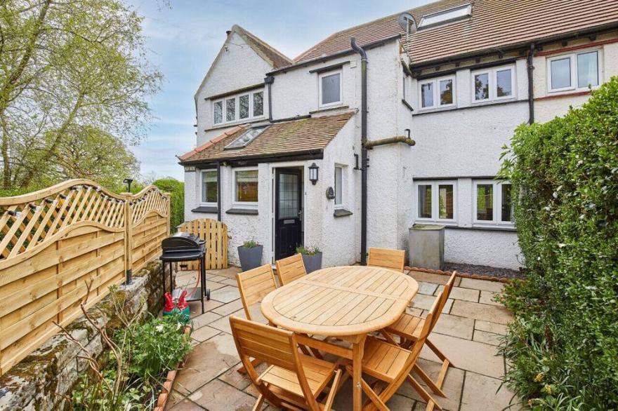 Highmoor - Three Bedroom House, Sleeps 6