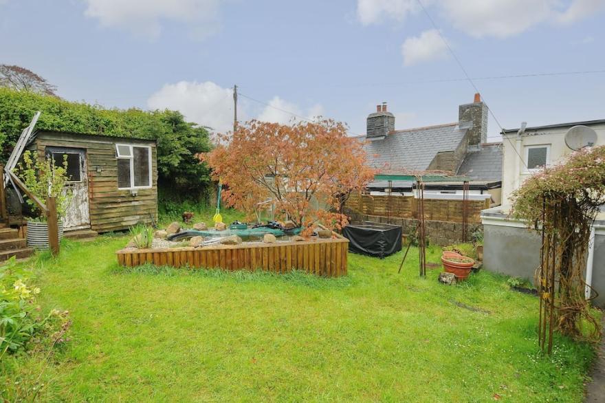 2 TRIPP HILL, pet friendly, character holiday cottage in Dobwalls