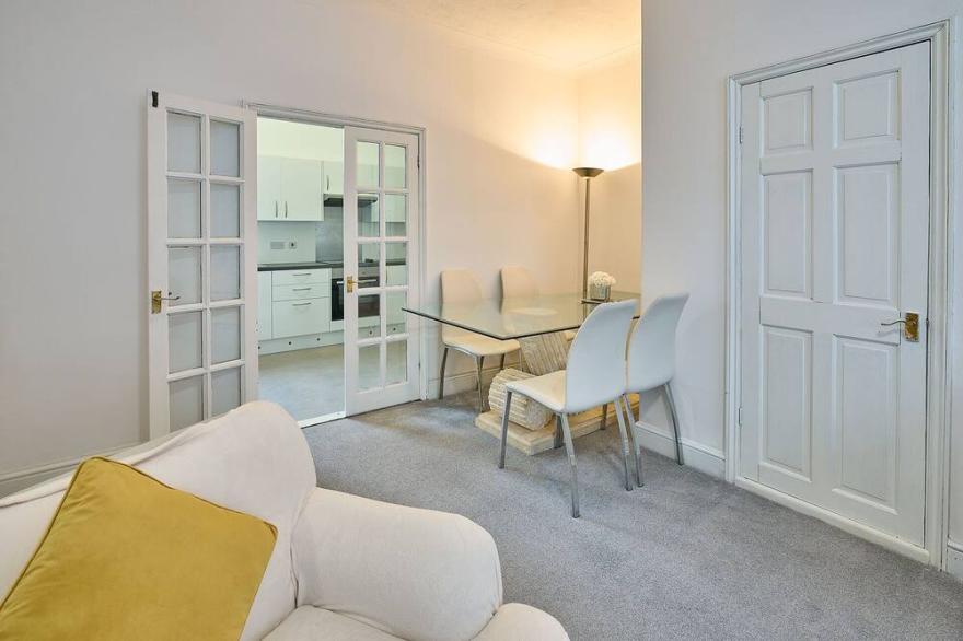 Host & Stay | Portside Retreat