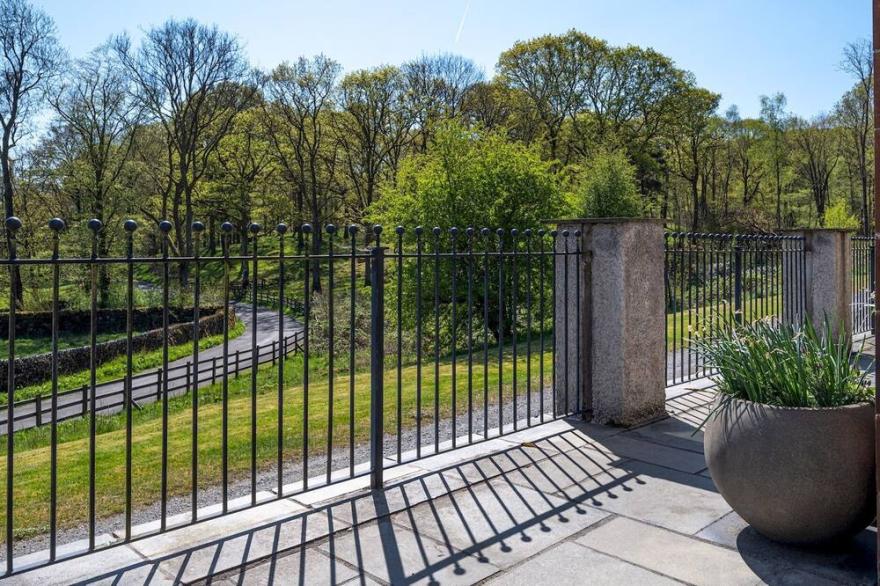 Cunsey Lodge - Four Bedroom Cottage, Sleeps 8