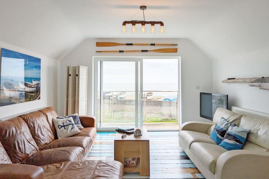 Seaside - sleeps 8 guests  in 3 bedrooms