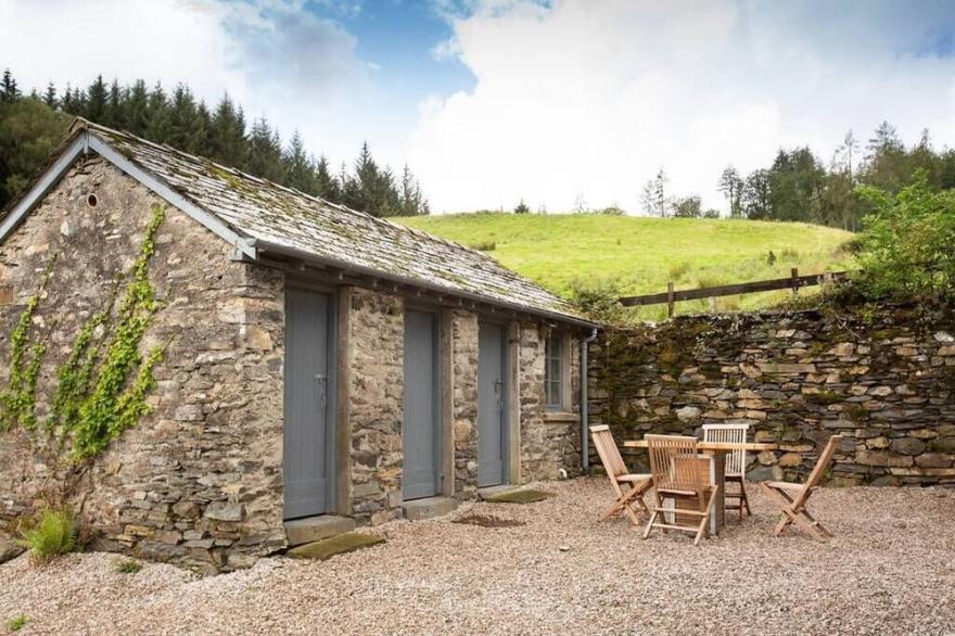 Eel House Cottage - Two Bedroom House, Sleeps 4