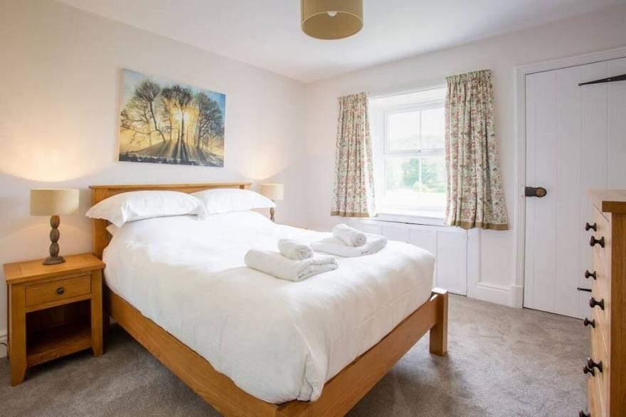 Eel House Cottage - Two Bedroom House, Sleeps 4