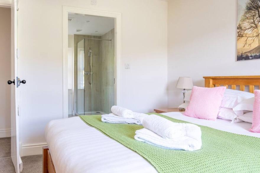 Eel House Cottage - Two Bedroom House, Sleeps 4