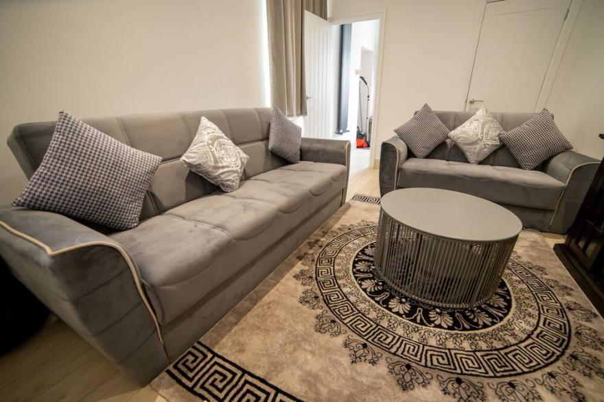 Entire 2 Bed Ground Floor Apartment Cardiff City Centre