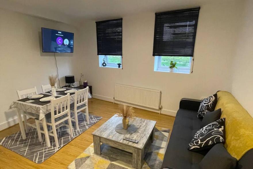 Sleek & Cosy 1BD Flat - Mile End