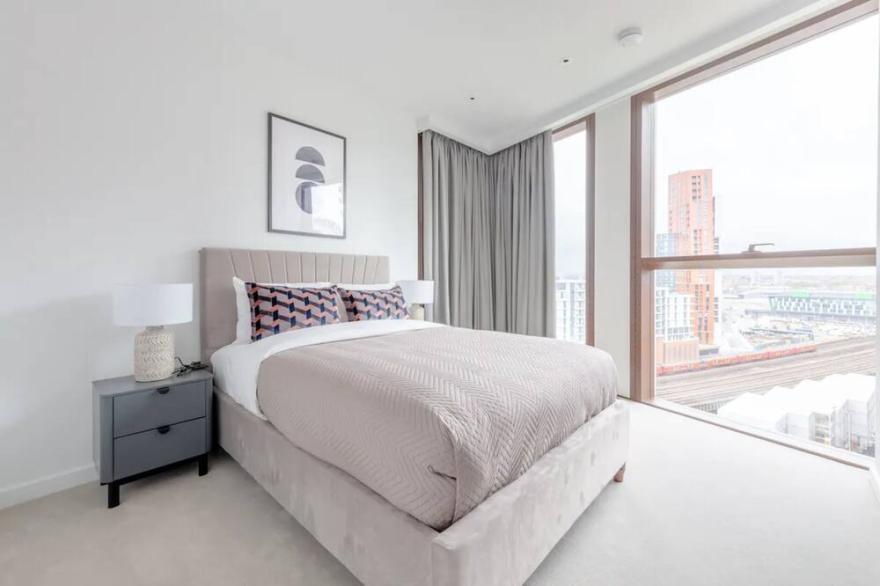 Luxurious 3 Bedroom Flat by the River Thames - Vauxhall