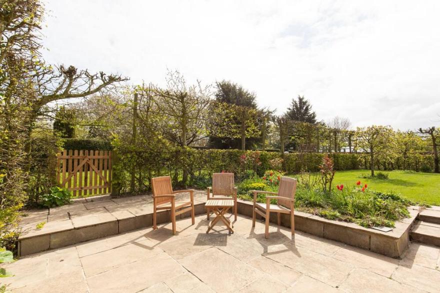 Williams Barn -  a self catering cottage that sleeps 10 guests  in 5 bedrooms