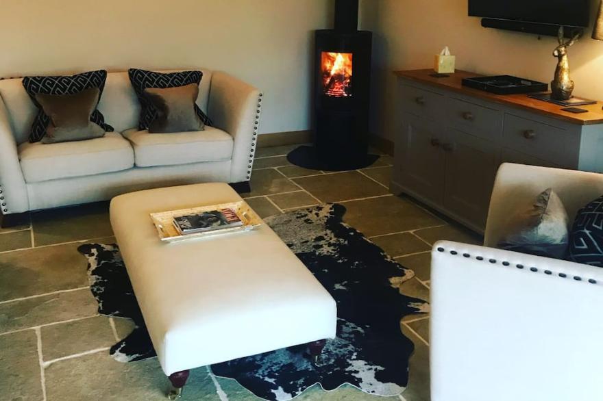 Unique converted Dovecote Grade II listed  sleeps 6 set in the Cotswolds.