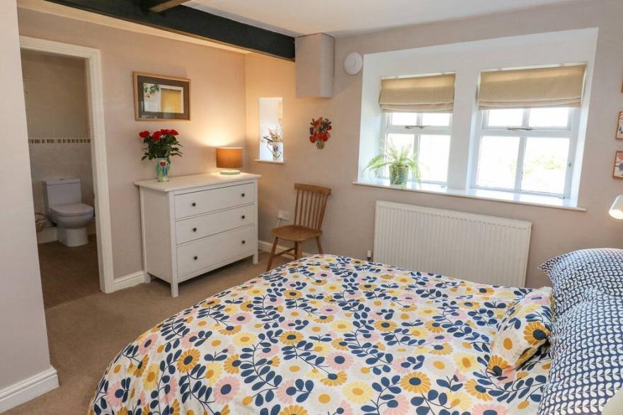 PICCADILLY VIEW, family friendly, with a garden in Haworth