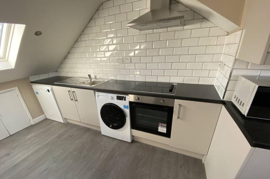 STUNNING 1 BEDROOM FLAT IN WOOD GREEN (PICCADILLY LINE)