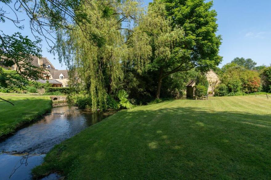 Family friendly Cotswold holiday cottage - Badgers Den
