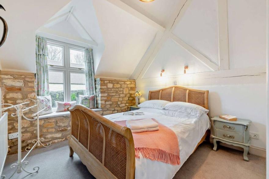 Family friendly Cotswold holiday cottage - Badgers Den