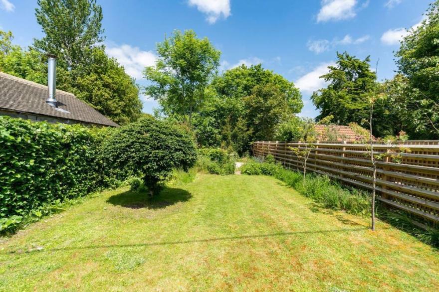 Beautifully presented dog friendly - Bea's Cottage