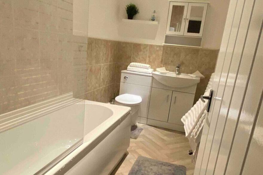 Spacious 3 Bedroom Maisonette