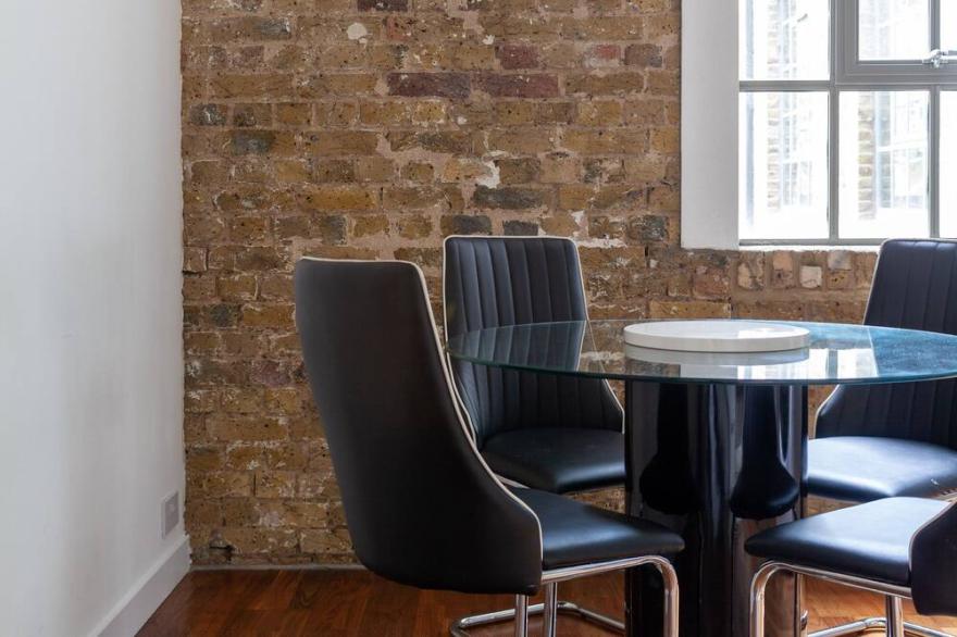 Stunning Loft-style Duplex 2 BDR Apt in Bow