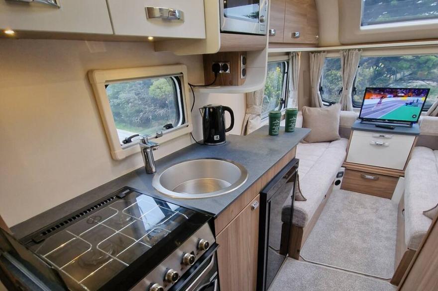 Swift vogue edition caravan