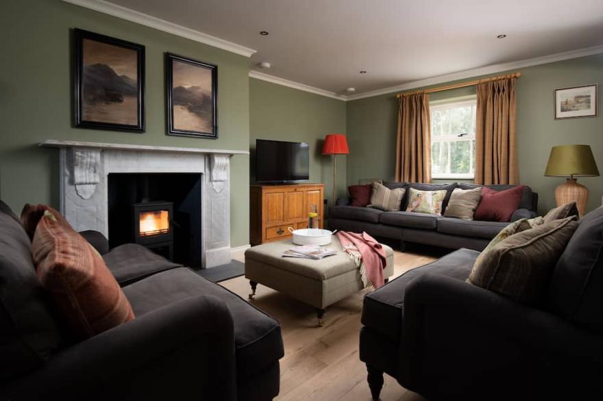 Risingham House - sleeps 8 in 4 bedrooms