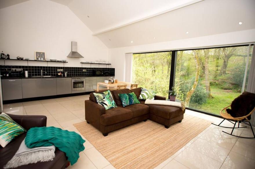 The Heronry, Near Carlisle, Scottish Borders sleeps 2 with hot tub