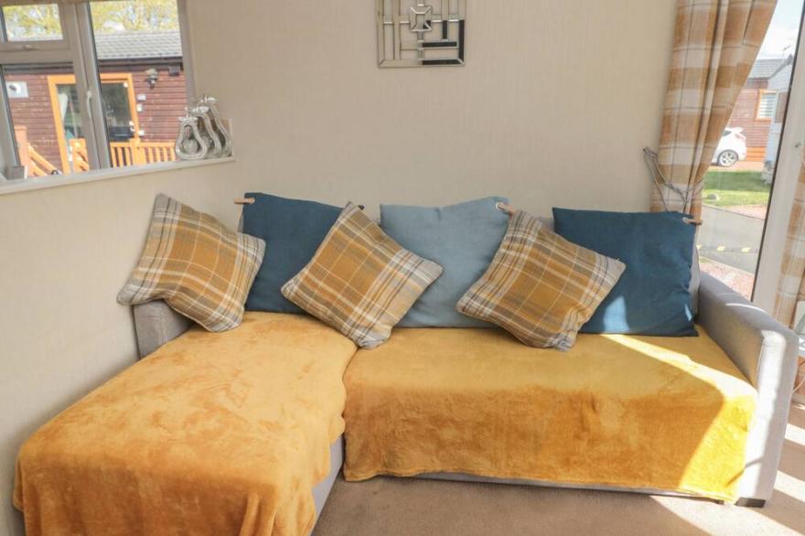 FELTON, pet friendly, country holiday cottage, with hot tub in Felton