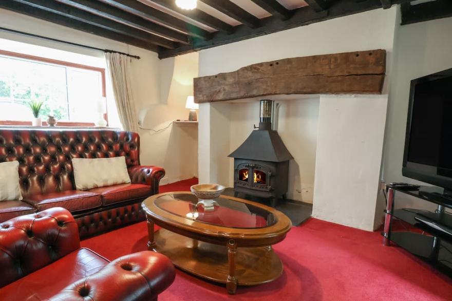 NANT COED ANNEX, romantic, character holiday cottage in Abergele
