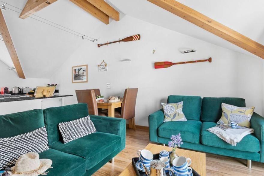 White Star -  a house that sleeps 4 guests  in 2 bedrooms