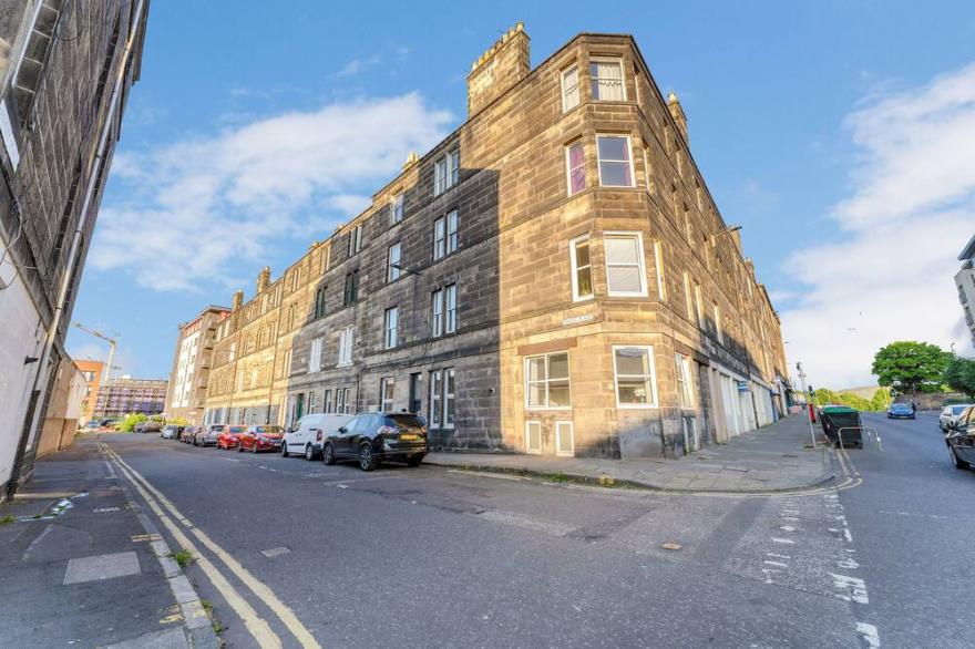 Cheerful Stays: 2 bedroom Sleeps 6 - Ashley Pl