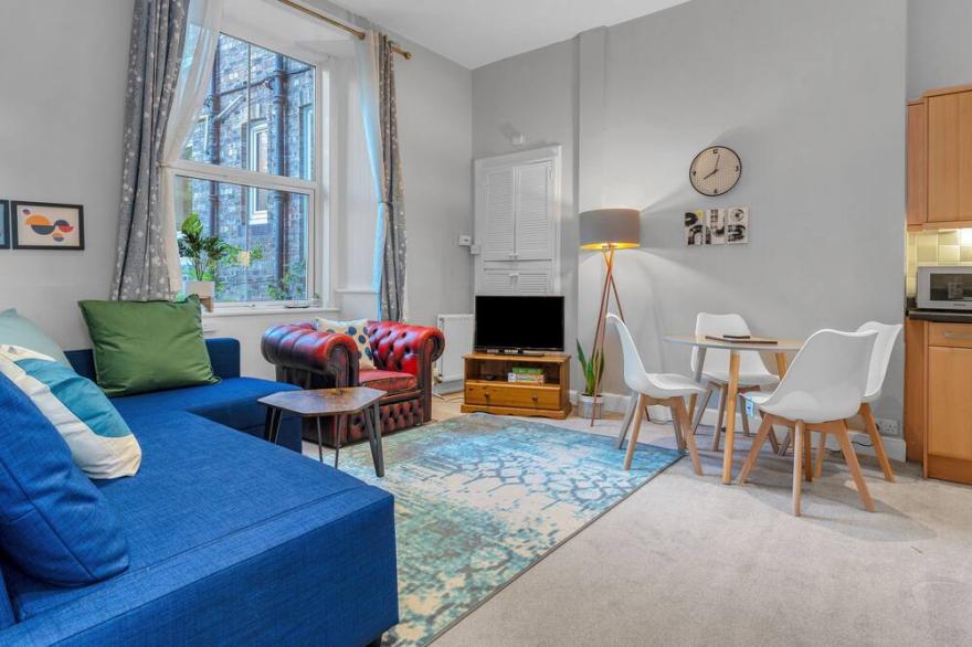 Cheerful Stays: 2 bedroom Sleeps 6 - Ashley Pl