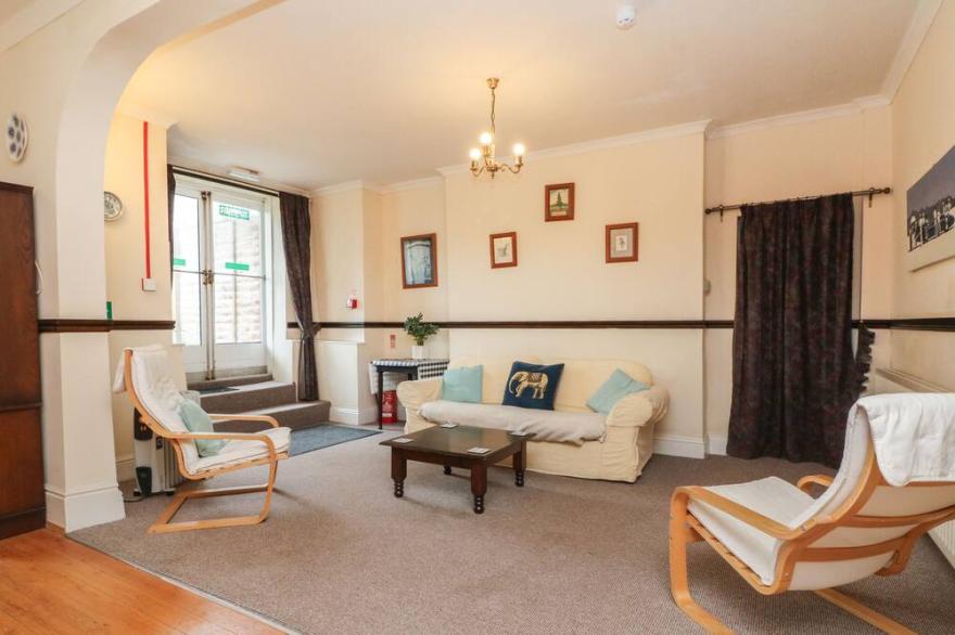 BEAUFORT HOUSE, pet friendly, character holiday cottage in Ilfracombe