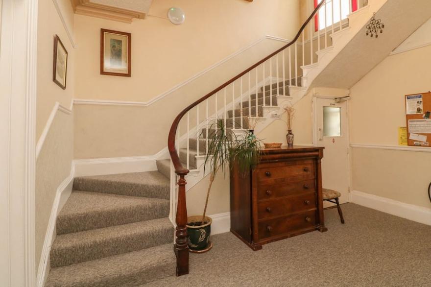 BEAUFORT HOUSE, pet friendly, character holiday cottage in Ilfracombe