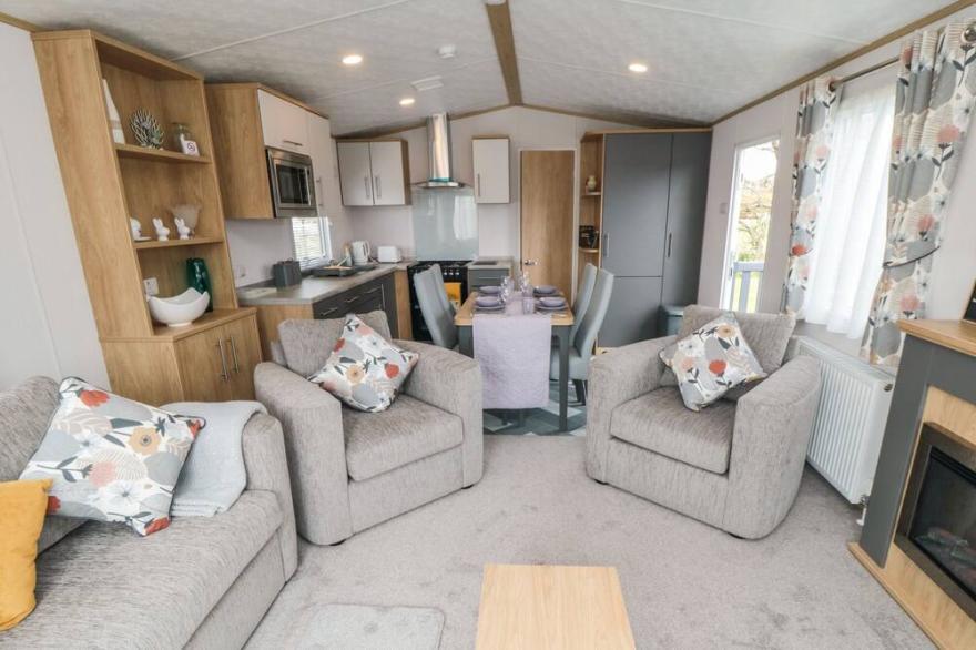 LODGE 7 - SEABREEZE RETREAT, with a garden in Bridlington