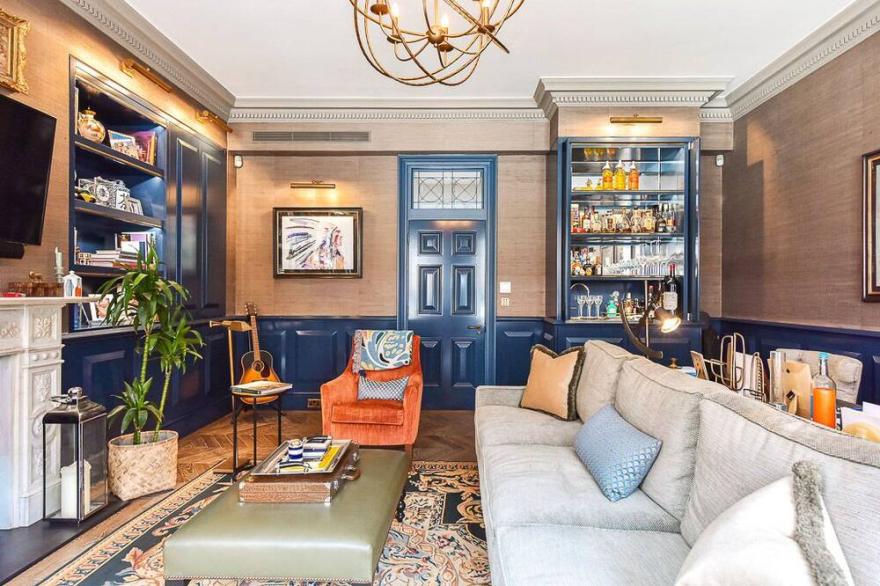 Expansive and Very Stylish Chelsea Townhouse Just off the Kings Road