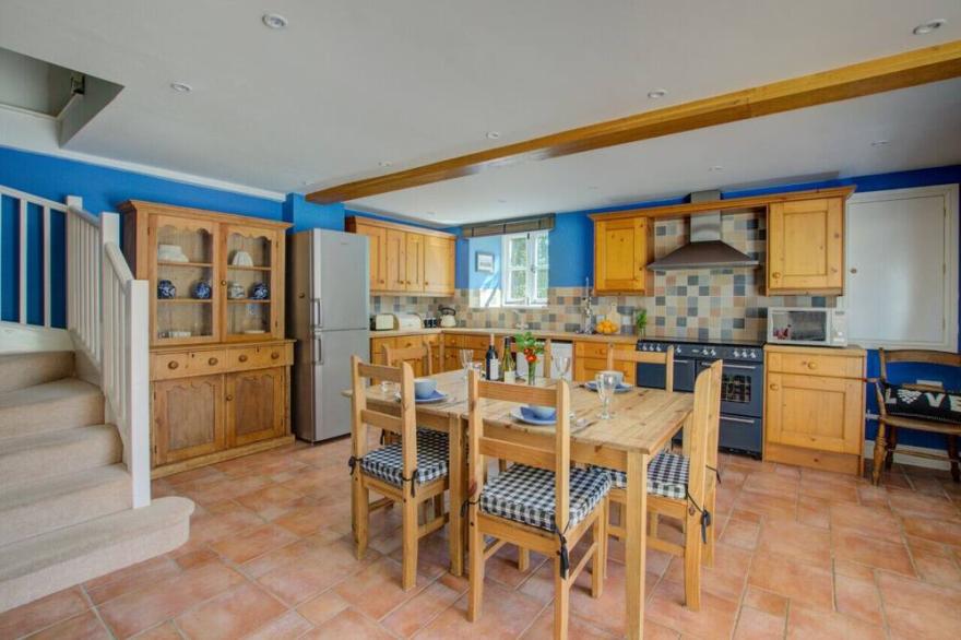 Ruth's - Two Bedroom House, Sleeps 4