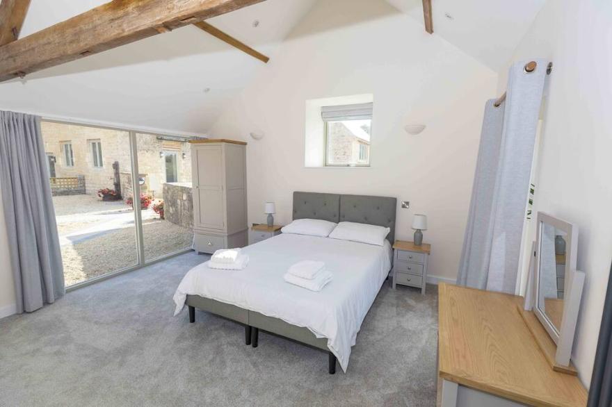 Newly Renovated Dairy Barn on Idyllic Cotswold Farm