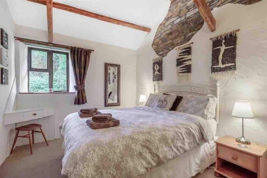 Cobble - Traditional Cornish Stone Cottage Near Cardinham Woods